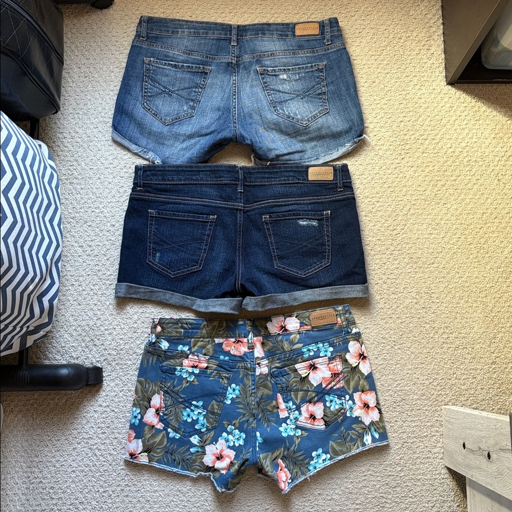 3 pair Aeropostale midi jean shorts - Picture 8 of 8
